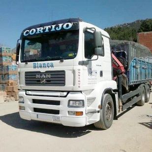 Materiales de Construcción y Transportes Gustavo Cortijo camión
